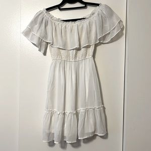 Hollis tee size XS white flounce mini dress